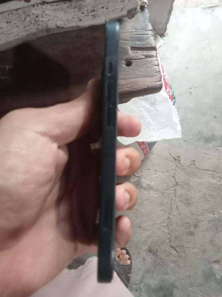 Apple iPhone 13 1