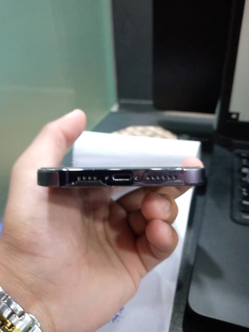 Apple iPhone 14 Pro Max 0