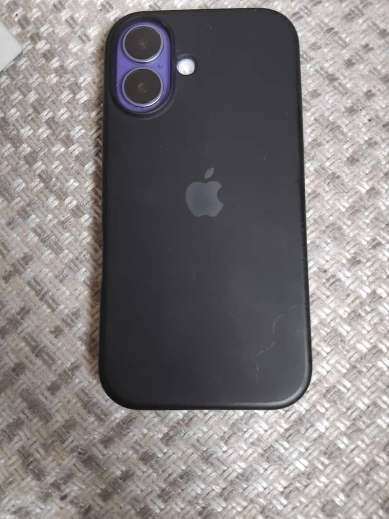 Apple iPhone 16 6
