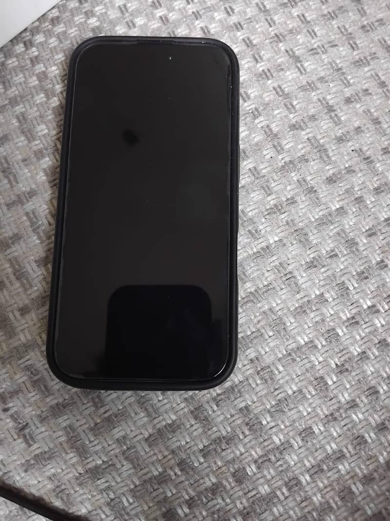 Apple iPhone 16 10
