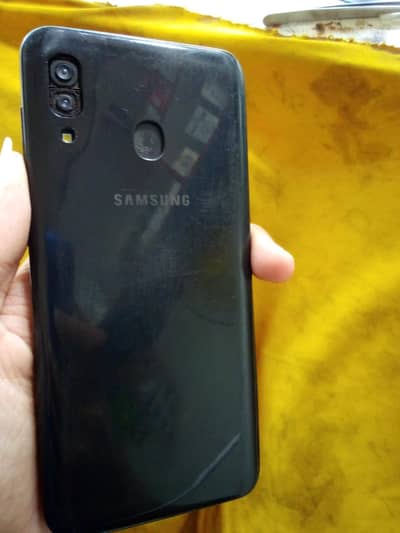 Samsung Mobile A20