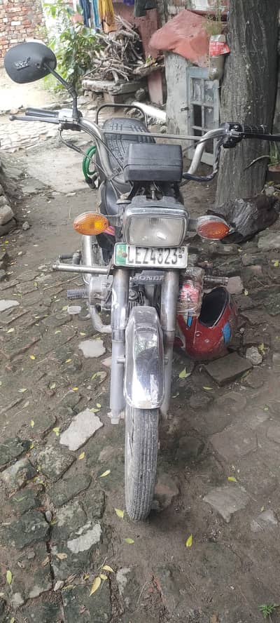 Am selling honda  CD70 2009 model