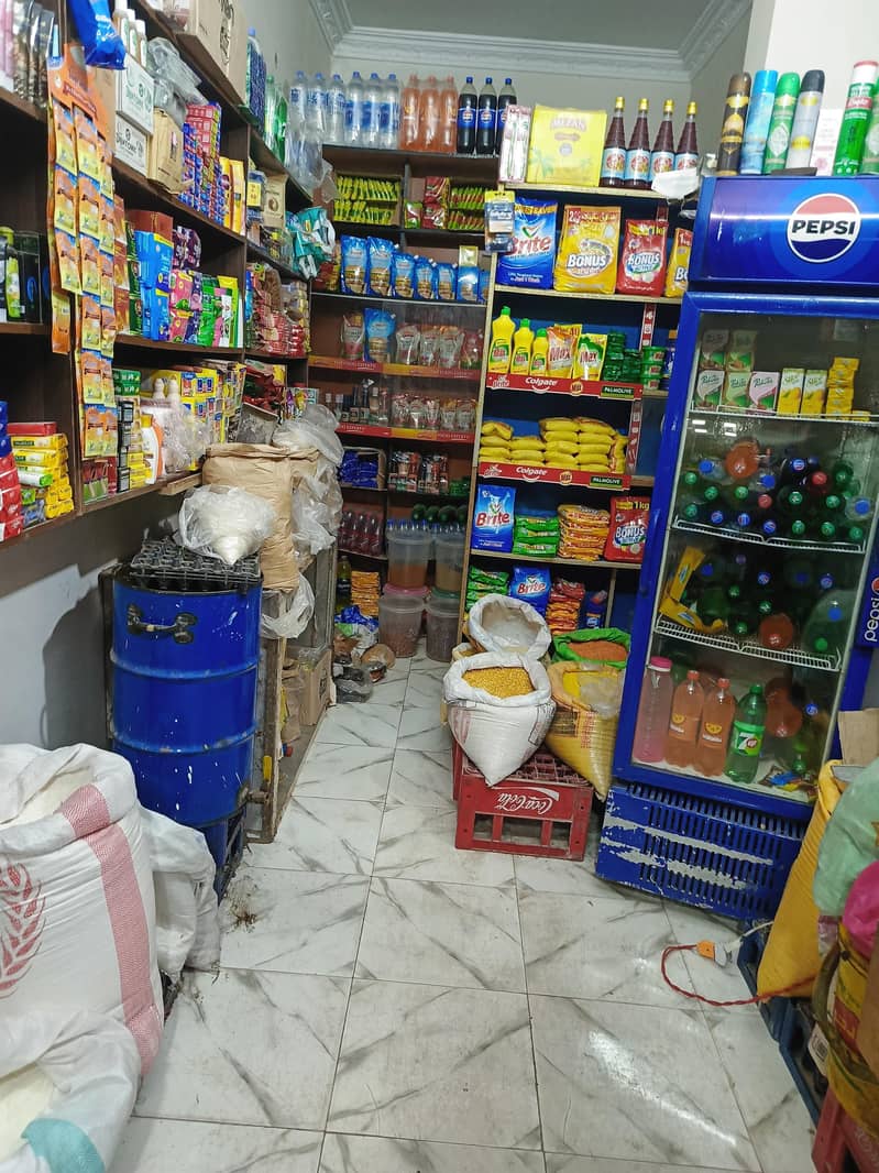 General store with complete running setup 0