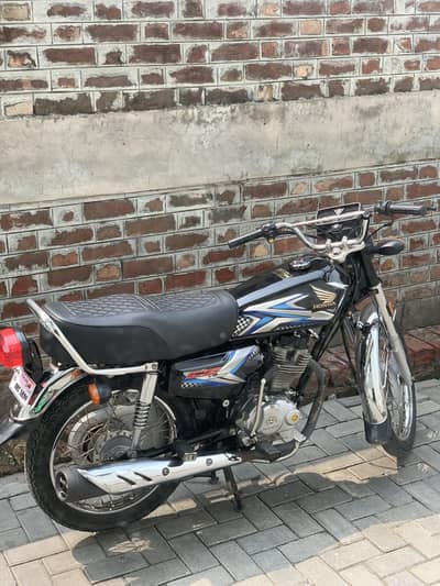 Honda CG 125 2025