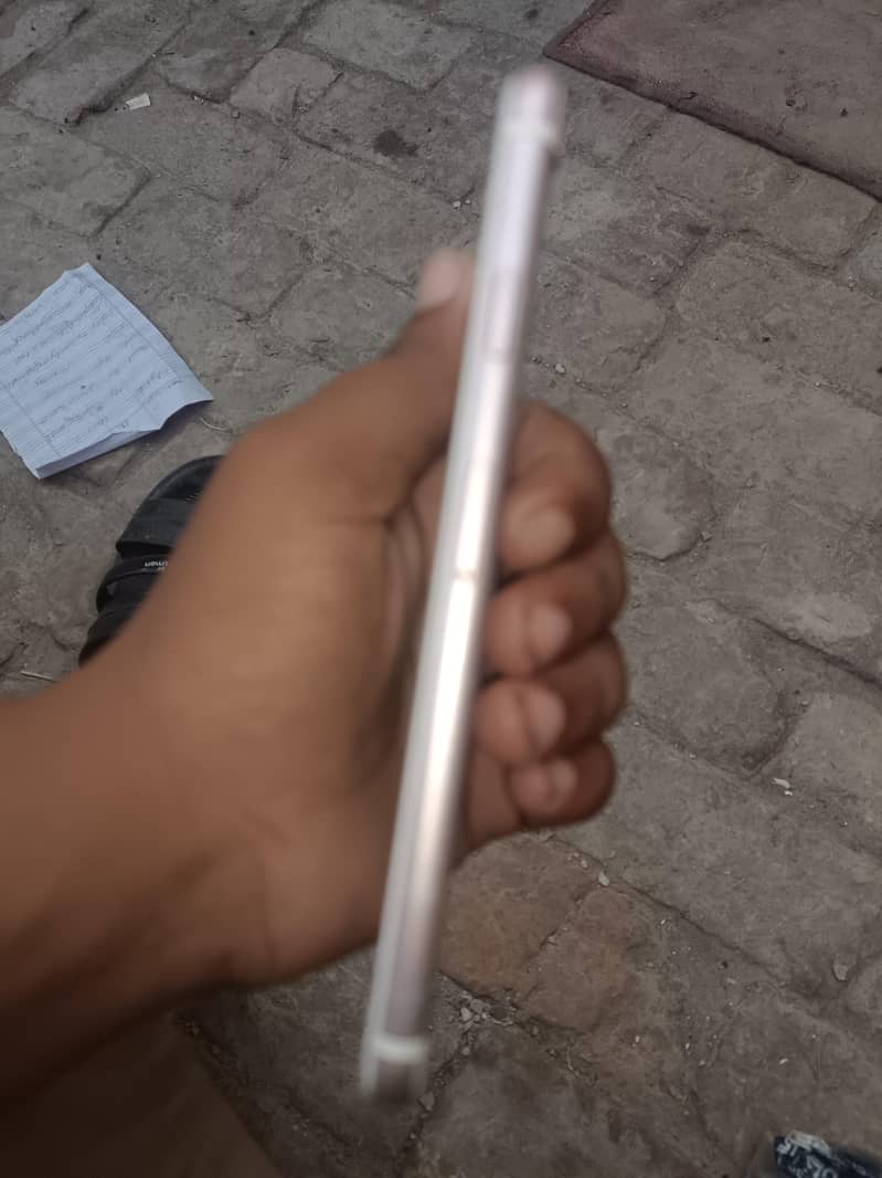 Apple iPhone 6S 3