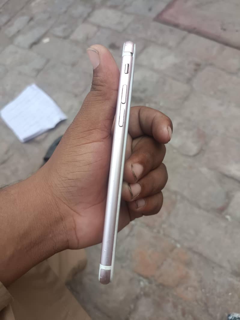 Apple iPhone 6S 5