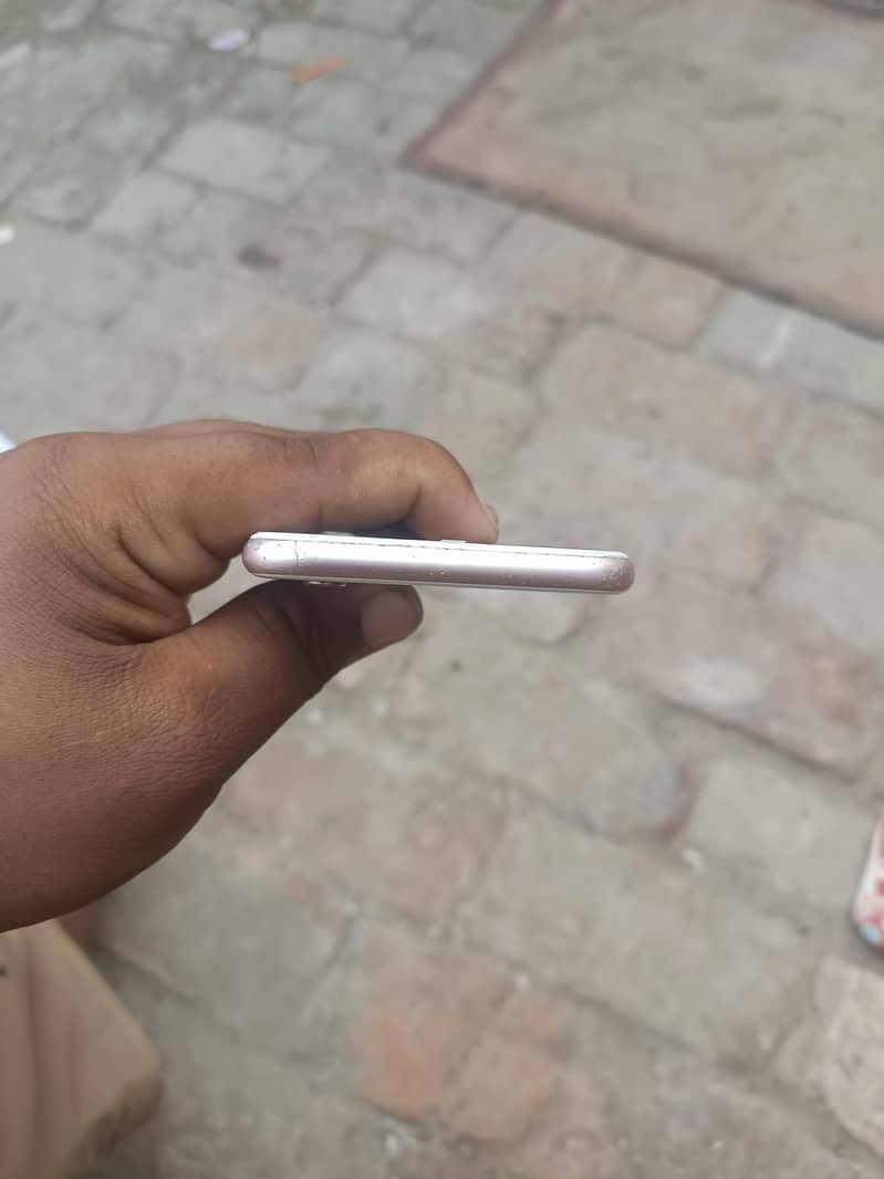 Apple iPhone 6S 6
