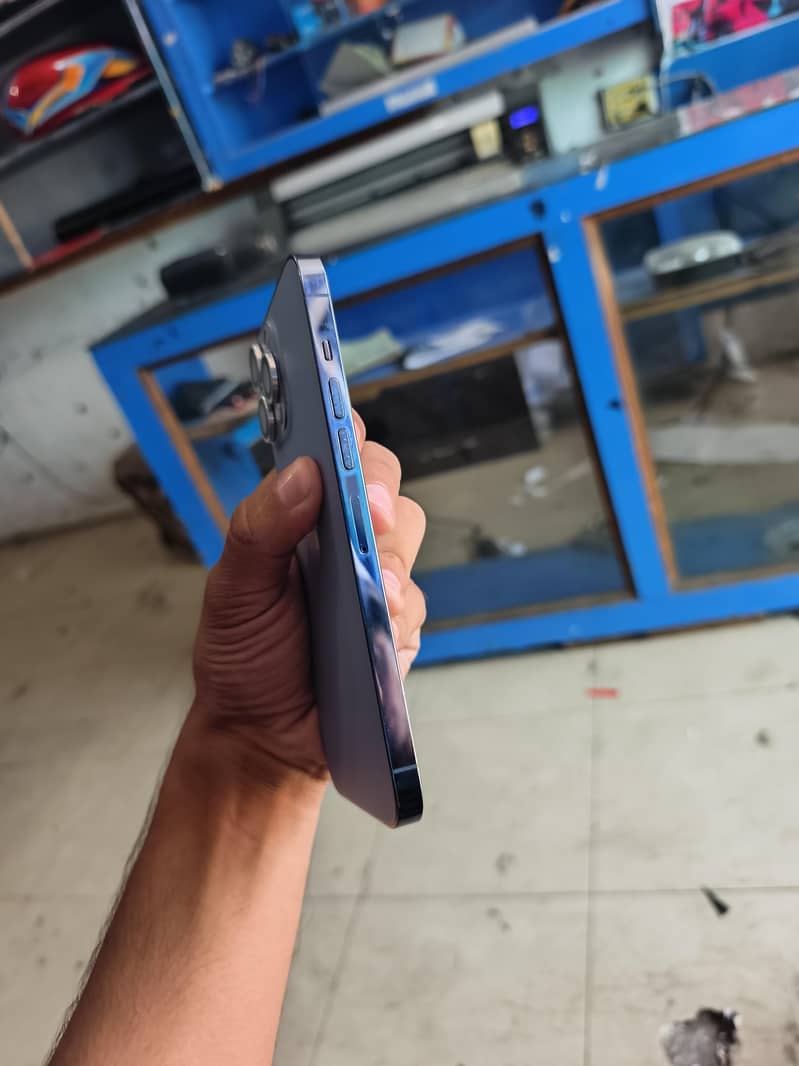Apple iPhone 13 Pro Max 3