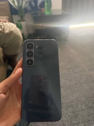 all ok 10/9 with box original charger 8/128