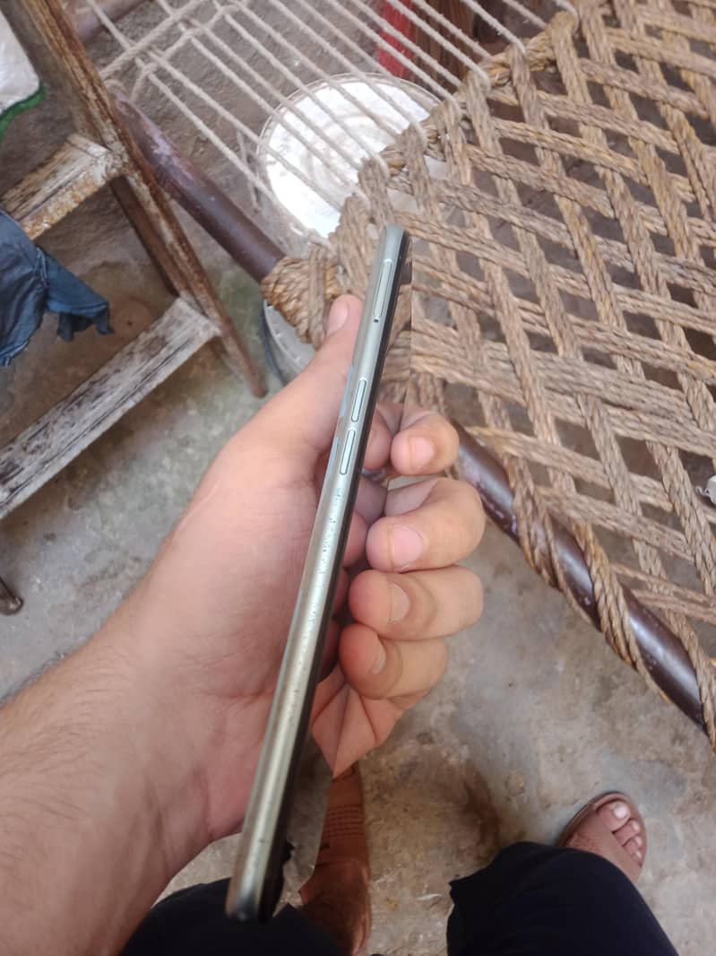 OPPO A76 3