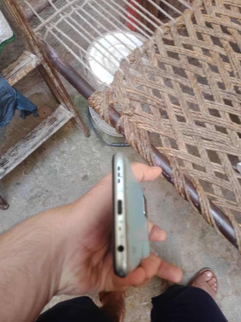 OPPO A76 4