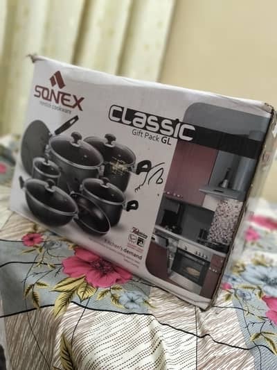 Brand New Sonex Classic Nonstick 7-Piece Cookware Set