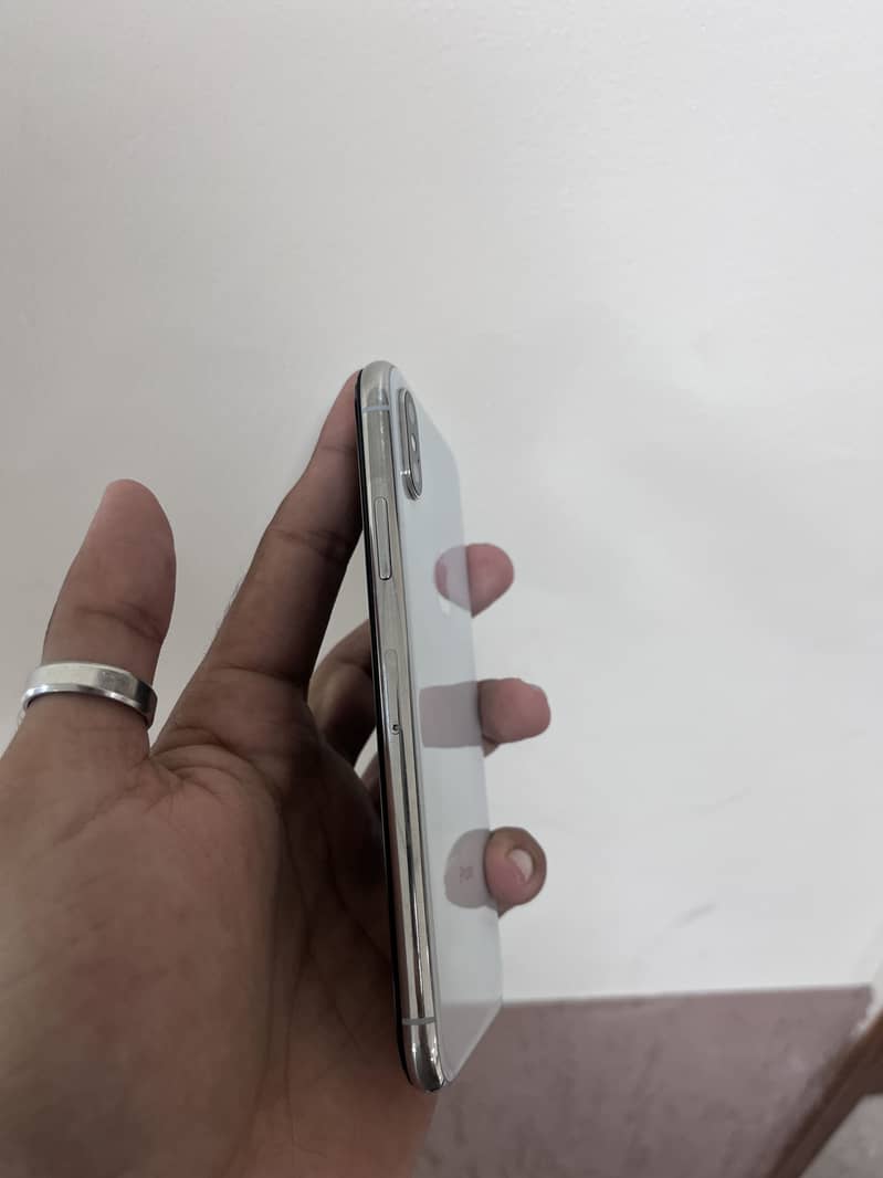 Apple iPhone X 3