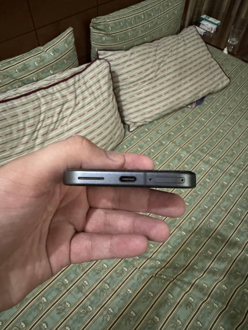 Google Pixel 9 – 10/10 Condition 7