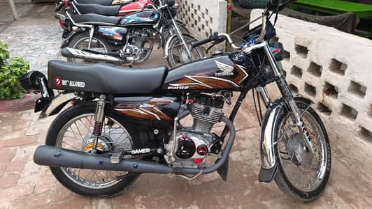 CG 125 Red colour 2021 model total genuen