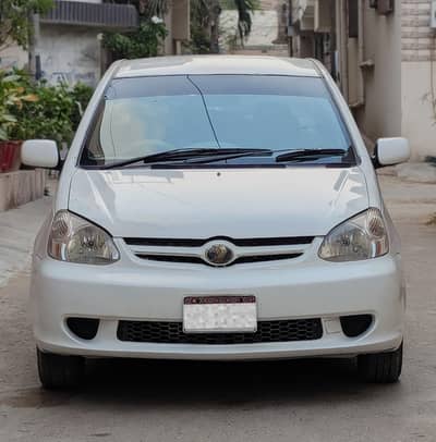 Toyota Platz 2004