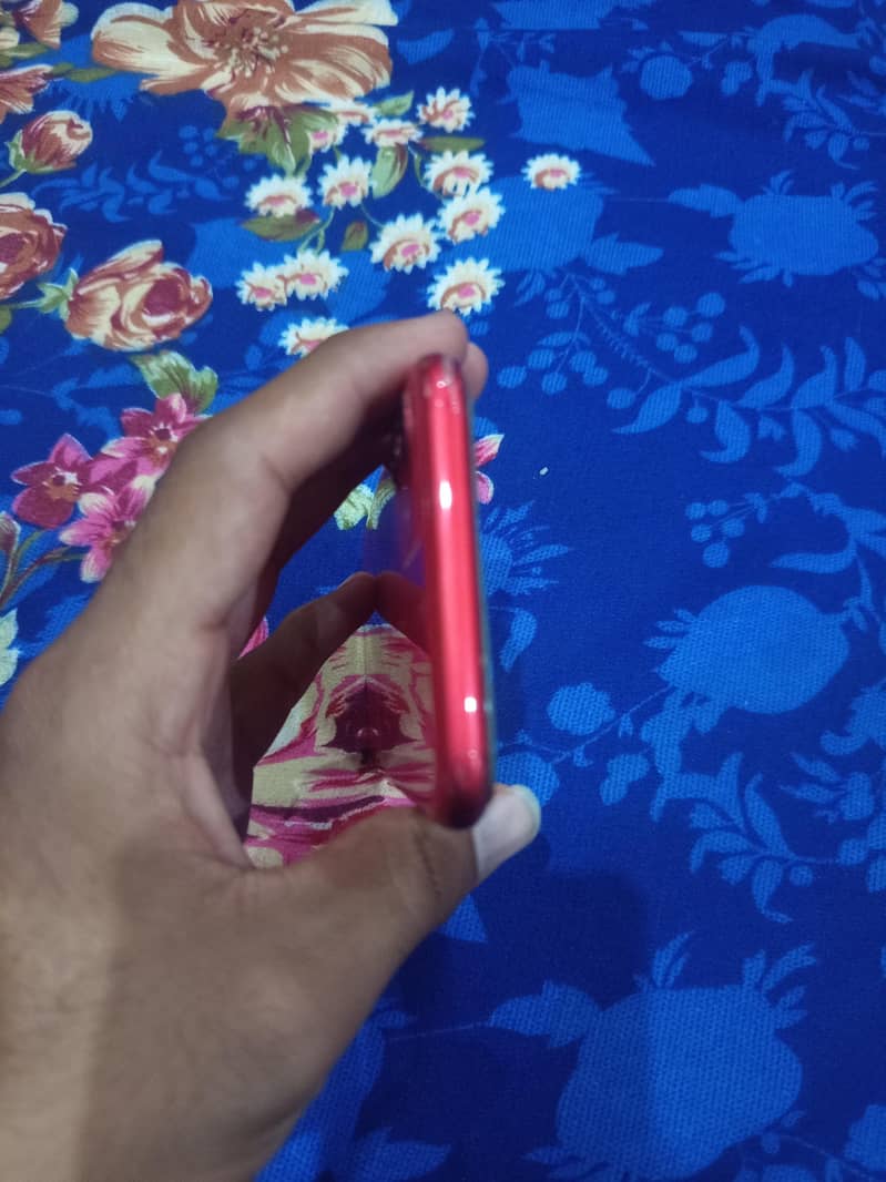 Apple iPhone 11 4