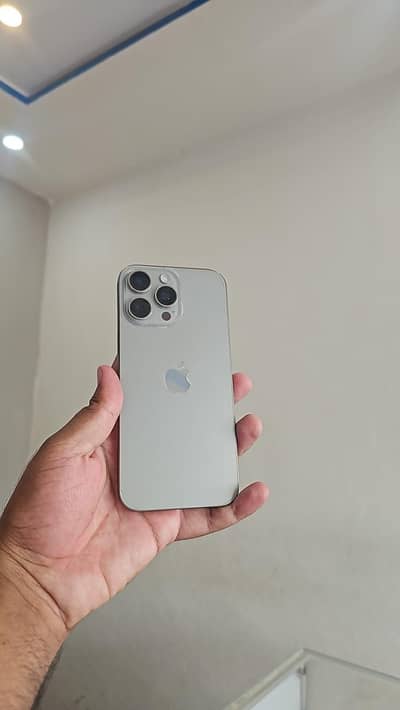 Apple iPhone 16 Pro Max