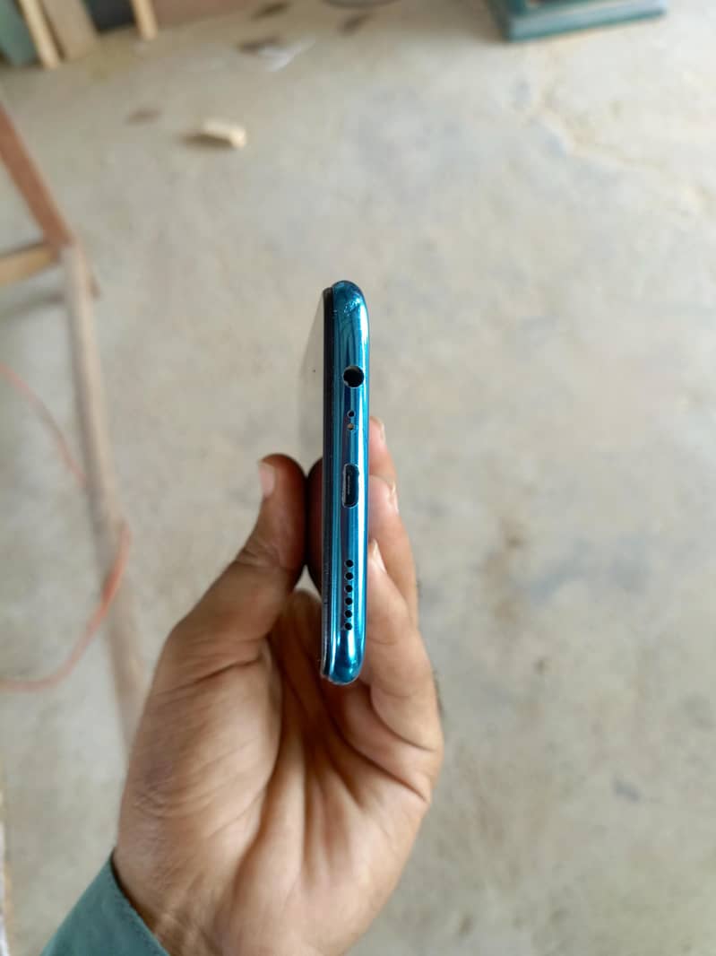 Realme 3 2