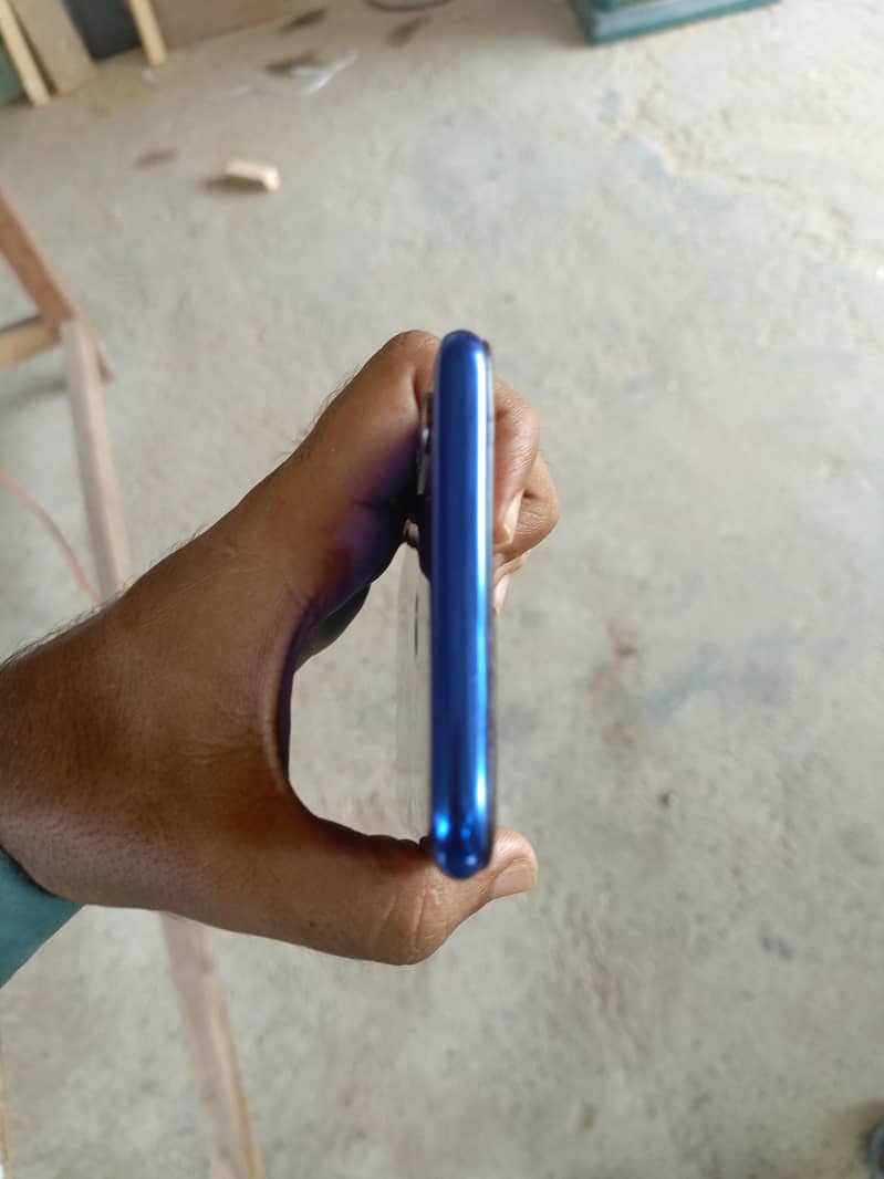 Realme 3 4