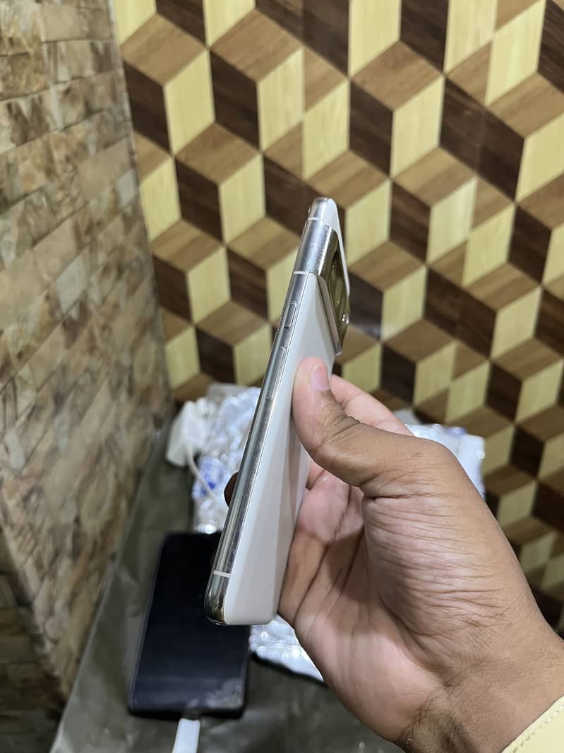 Google Pixel 8 Pro 2