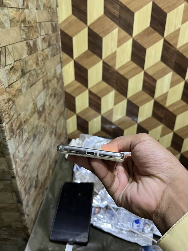 Google Pixel 8 Pro 4