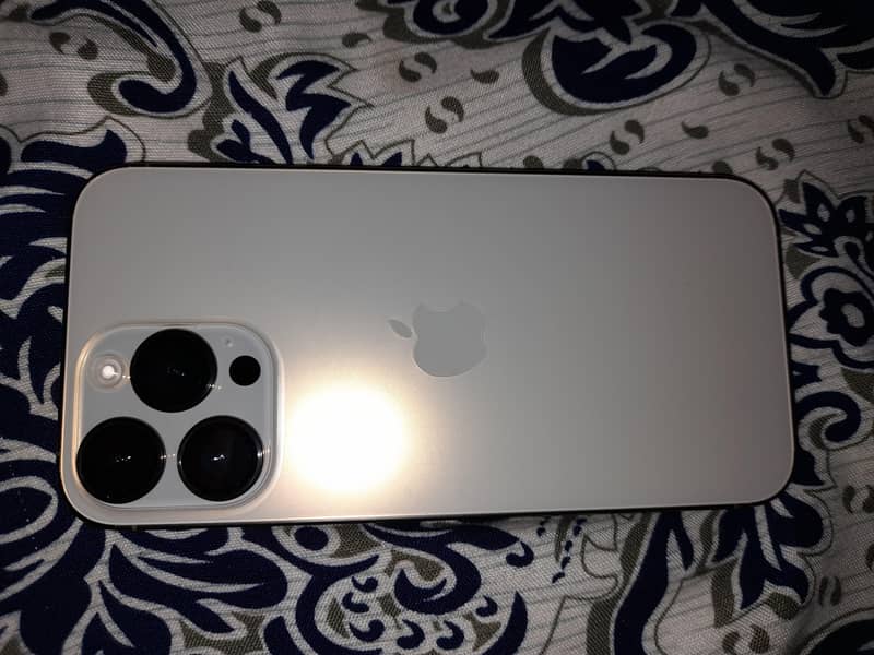 Apple iPhone 14 Pro Max 0