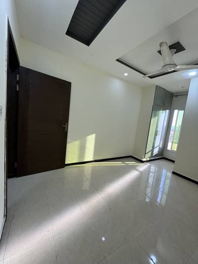 BRAND NEW 1 BED FLAT FOR RENT|LIFT OPERATIONAL All facilities