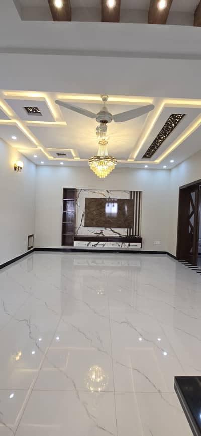 NEW UPPER PORTION FOR RENT B-17 MR -11