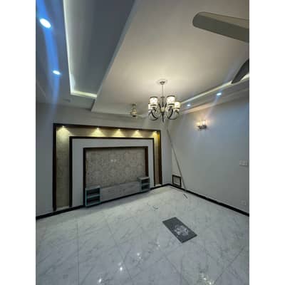 10 MARLA TOP LOCATION HOUSE AT PREMIUM SOCIETY FOR SALE
