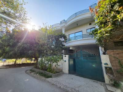 Corner 6 Marla House For Sale Available In G-10