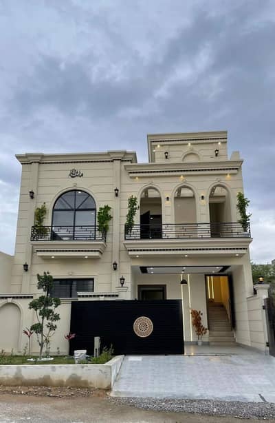 1800 Square Feet Spacious House Is Available In MPCHS - Block E For sale