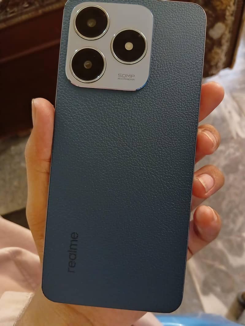 Realme C63 1
