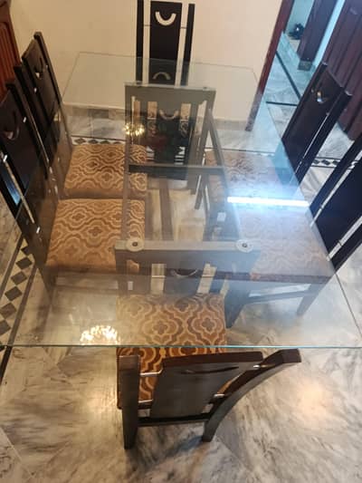 Six seater dinning table