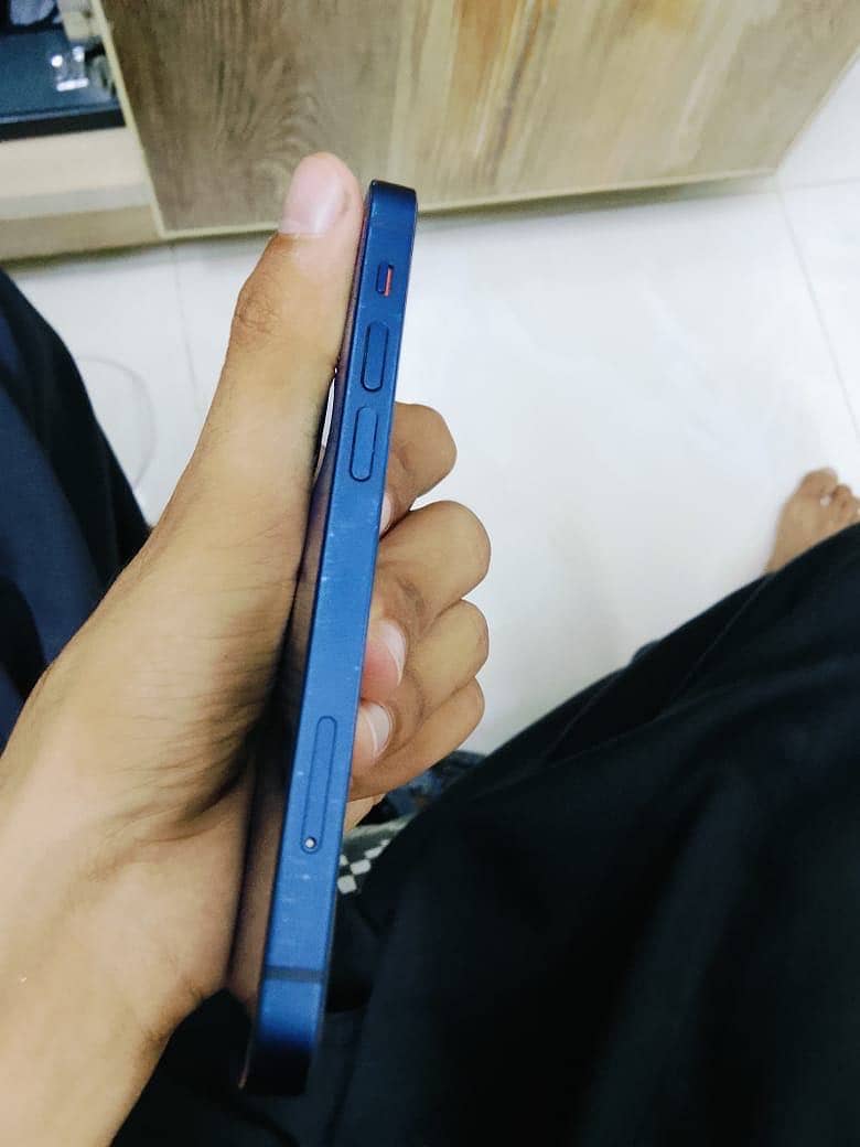 Apple iPhone 12 mini 3
