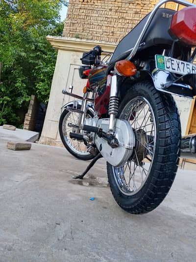 Honda 125 RED COLOR Model 2011 Number PUNJAB LEX 7569