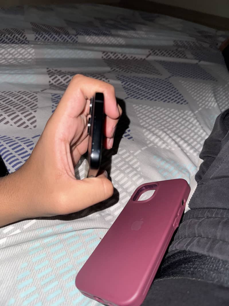 Apple iPhone 15 3