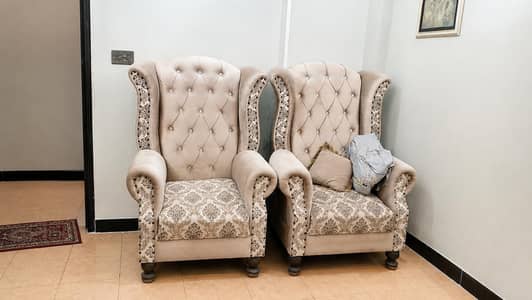 Beautiful 7 Seater Sofa Set – Excellent Condition
