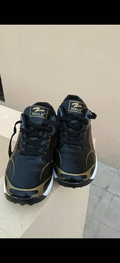 walk sports gripper-EU42 size - 1 weeko old used only twice