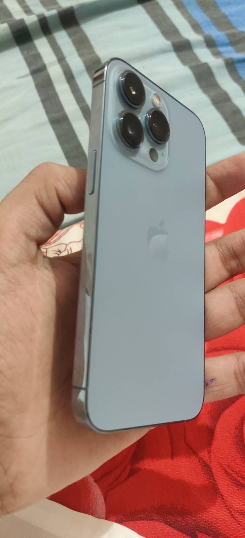 Apple iPhone 13 Pro 8