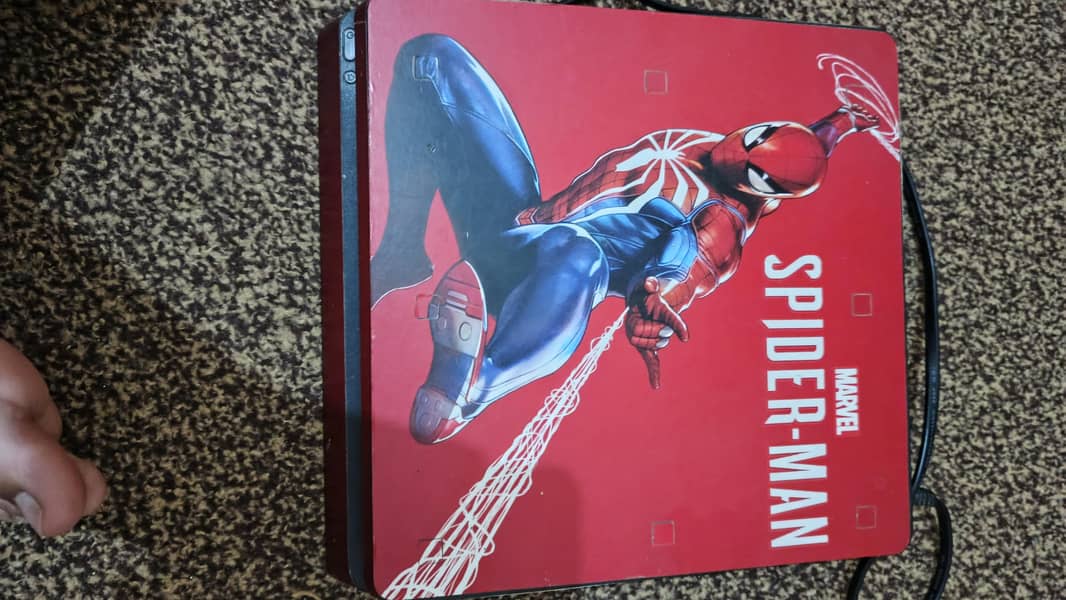 Ps4 slim 1