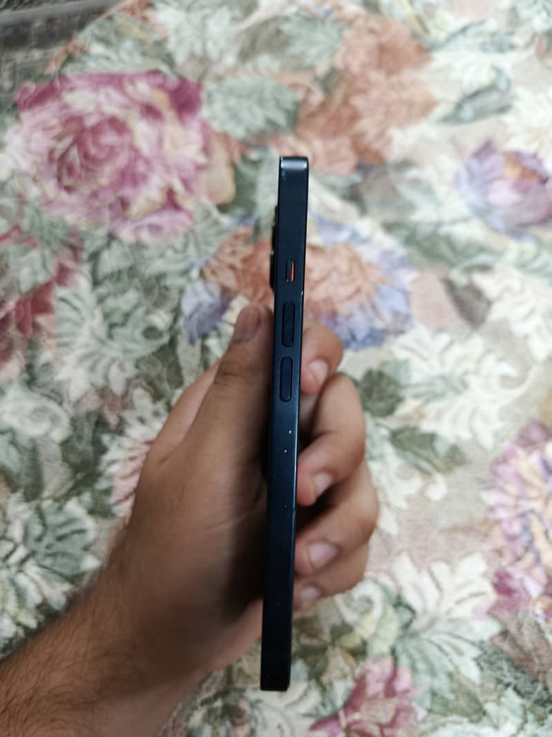 Apple iPhone 13 3