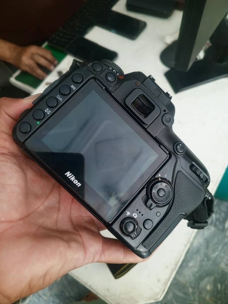 Nikoon D7500 2