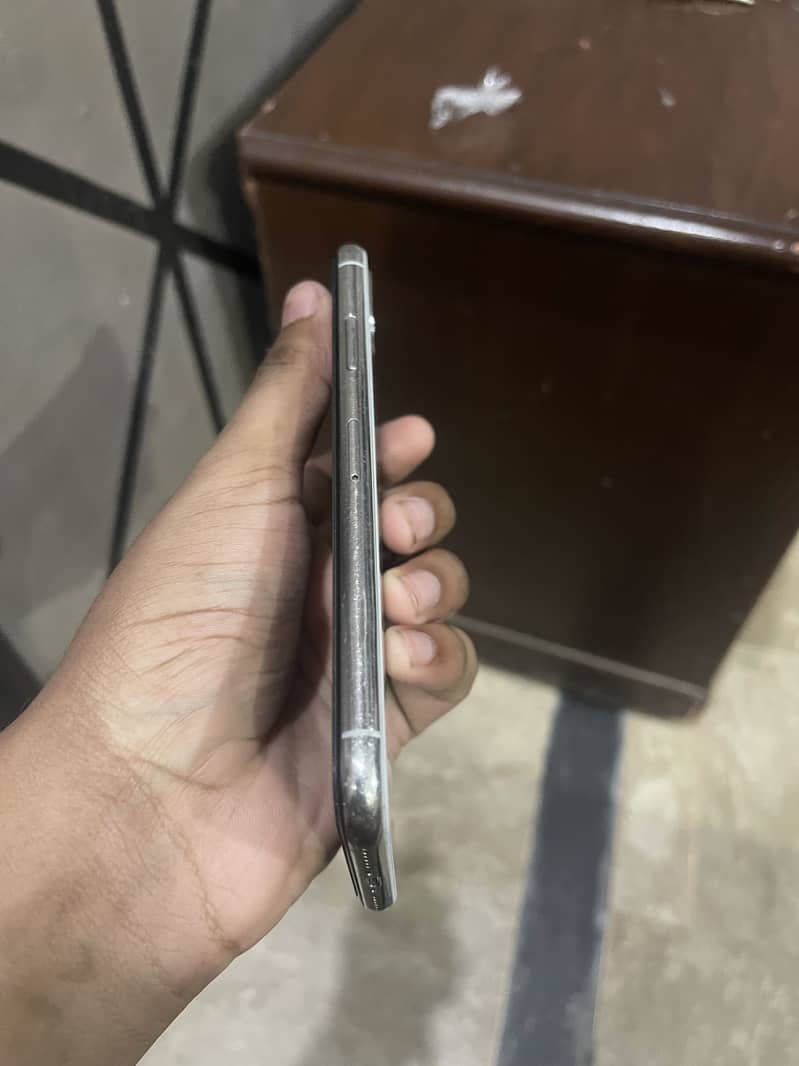 Apple iPhone X 0