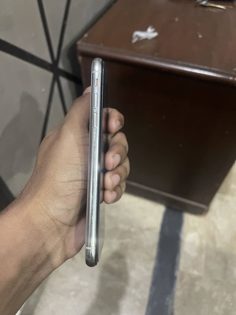 Apple iPhone X 2