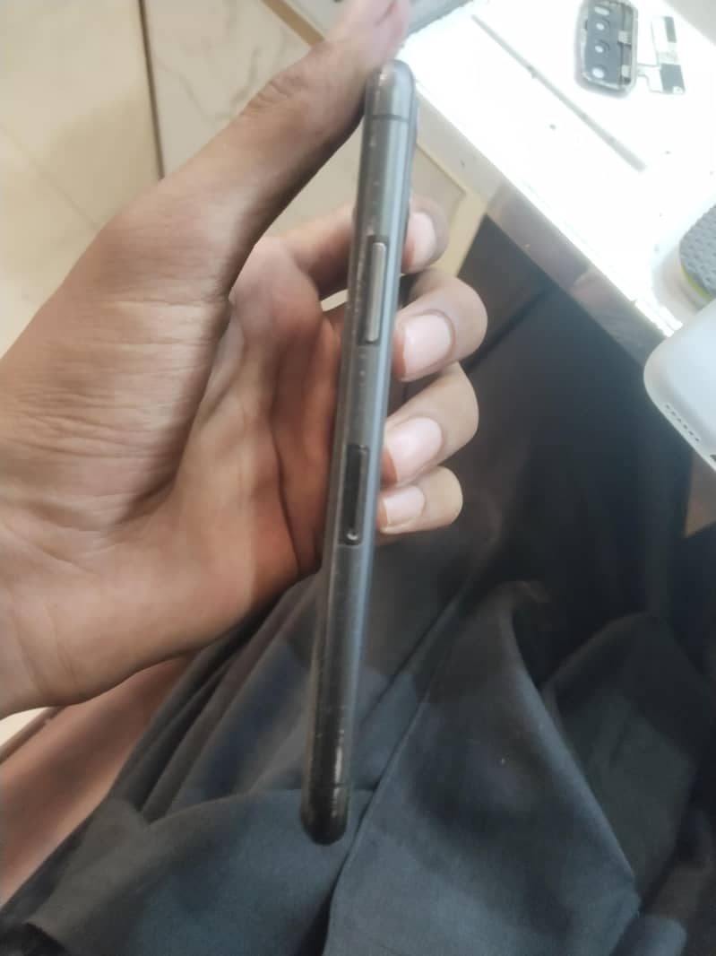 Apple iPhone 11 Pro 1
