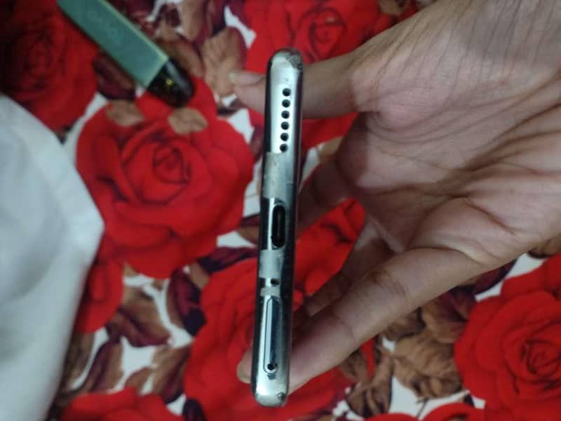 Tecno CAMON 40 Pro 1