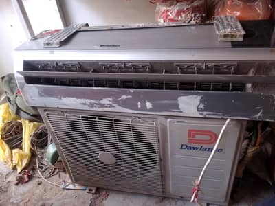 1.5 split ac for sale in Lahore ok piece ha
