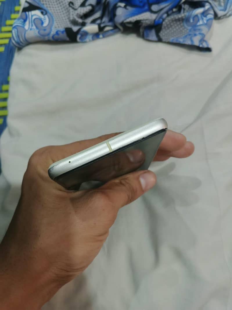 Google Pixel 7 5