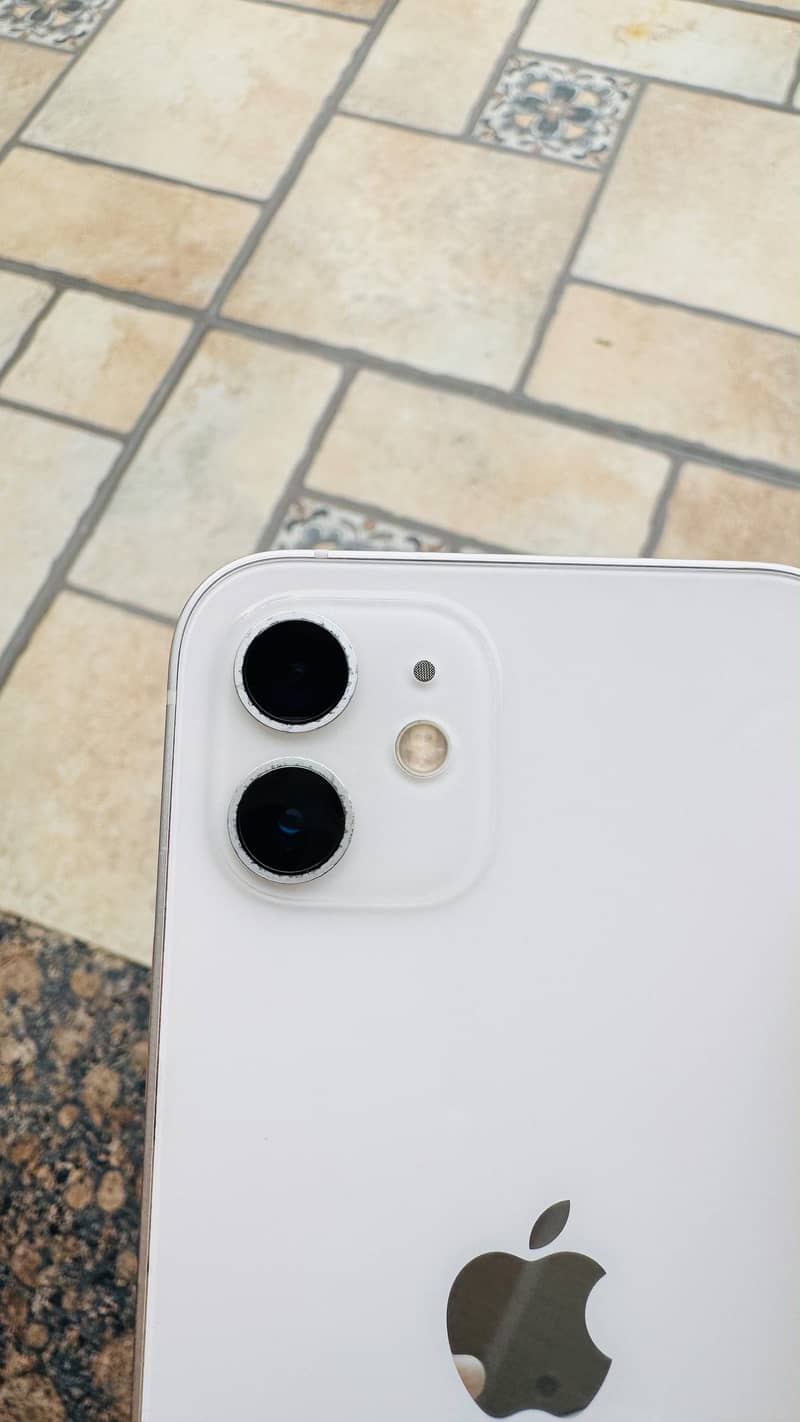 Apple iPhone 12 6